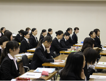 学内会社説明会イメージ